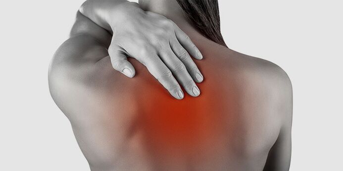 bolesť chrbta medzi lopatkami